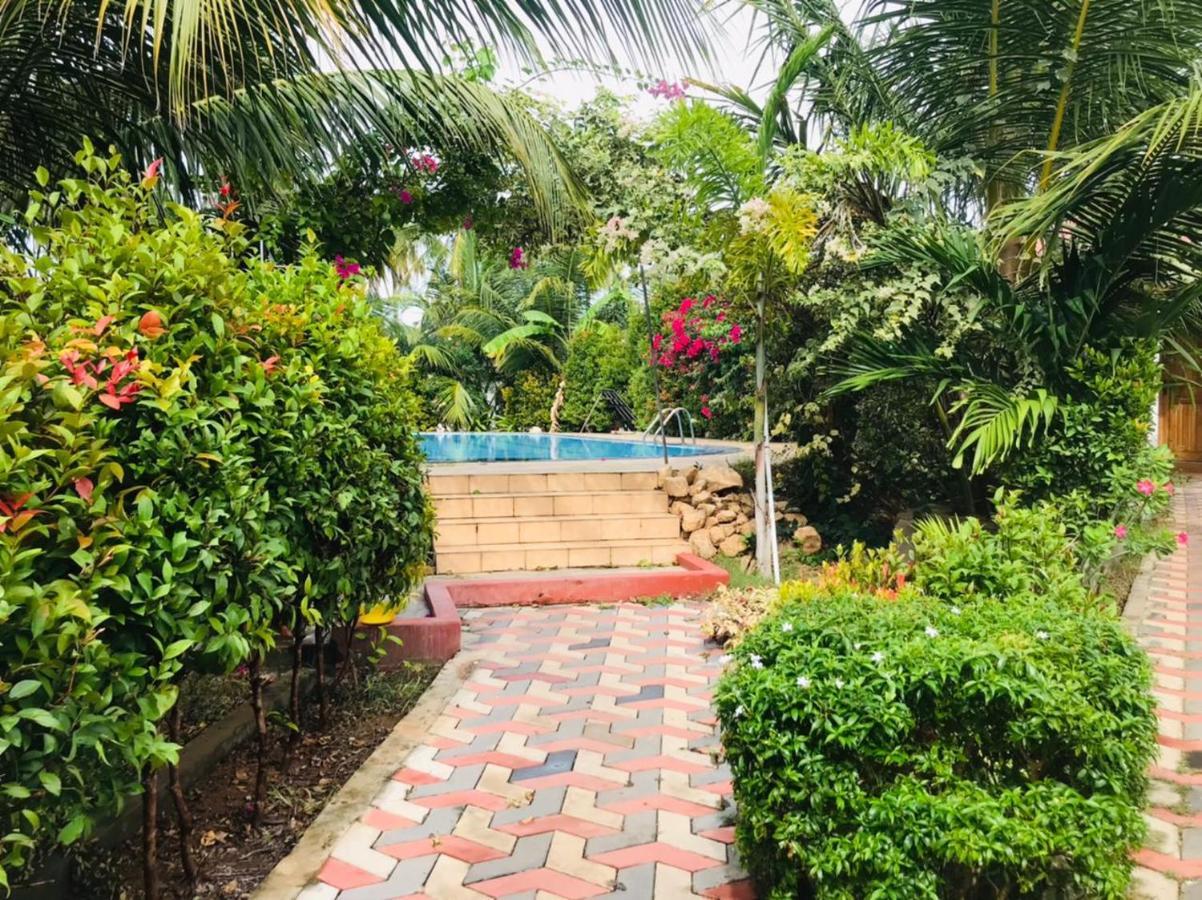 Italian Guest Hotel Trincomalee Exterior photo