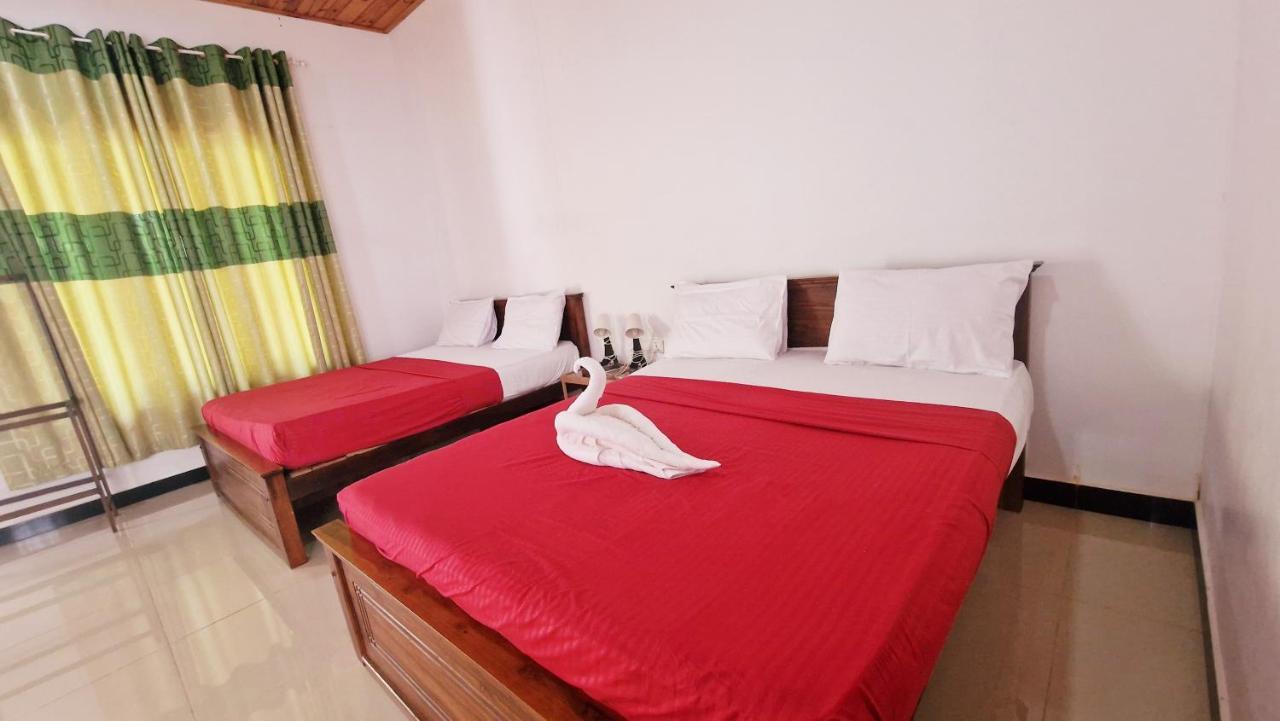 Italian Guest Hotel Trincomalee Exterior photo